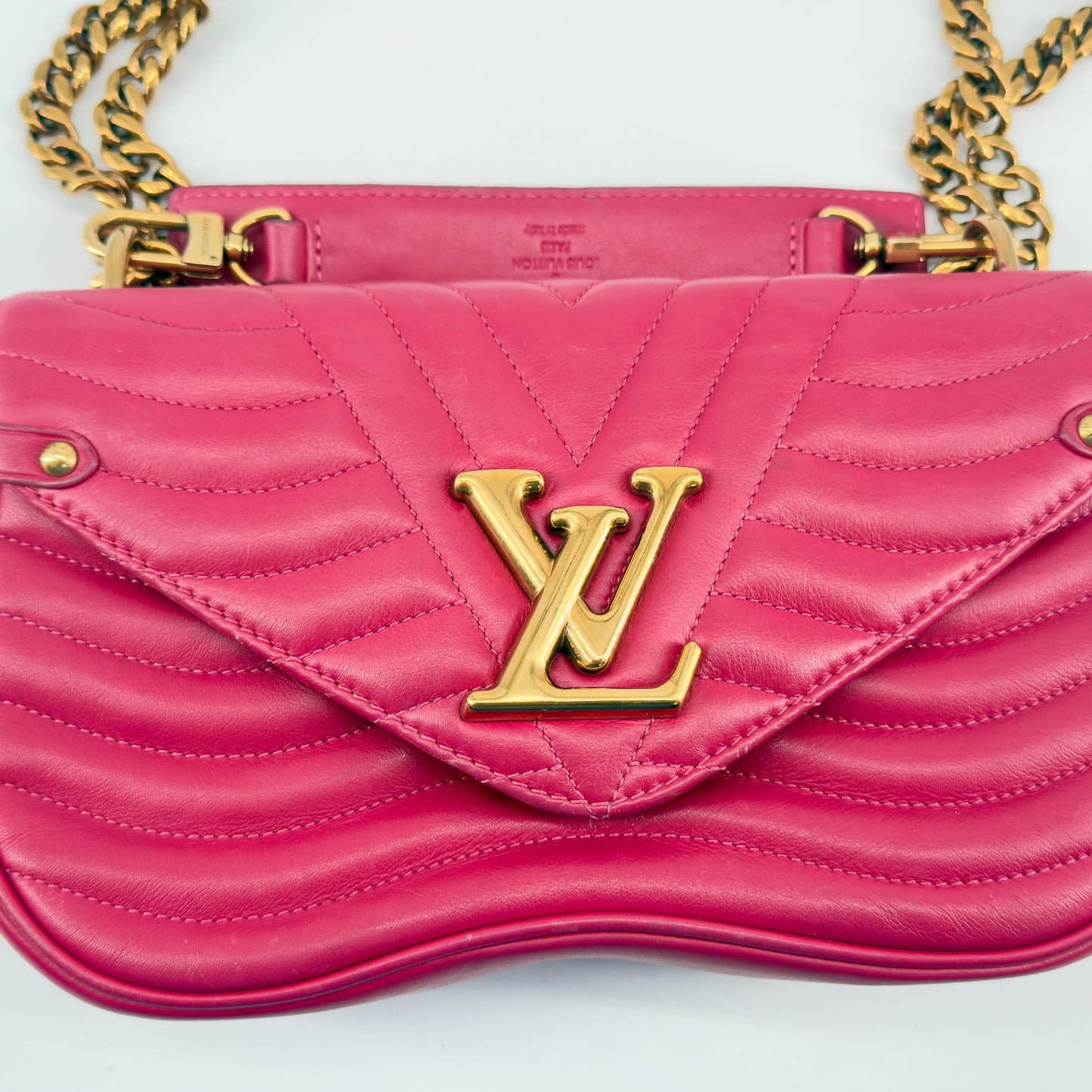 LOUIS VUITTON Wave Chain Bag PM – Quilted Calf Leather – Pink