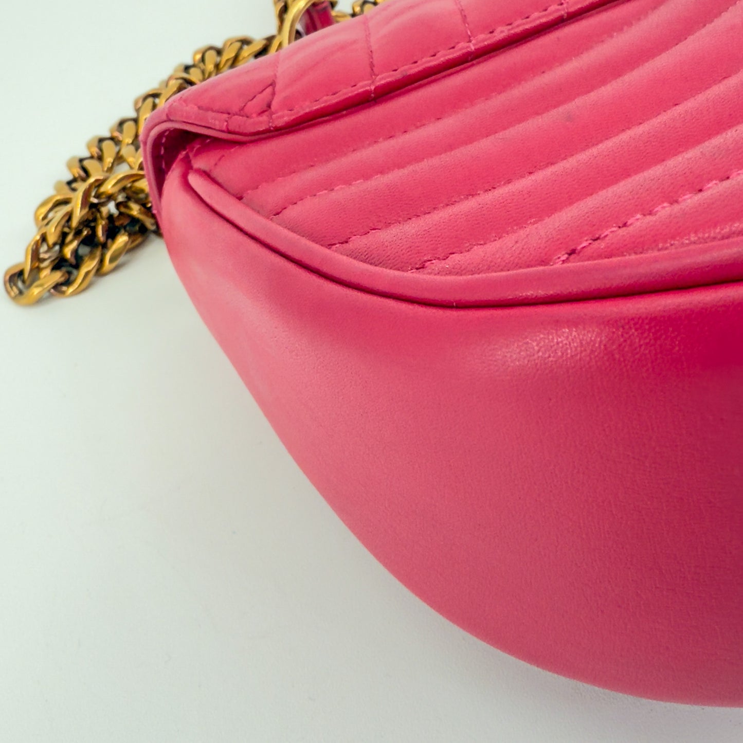 LOUIS VUITTON Wave Chain Bag PM – Quilted Calf Leather – Pink