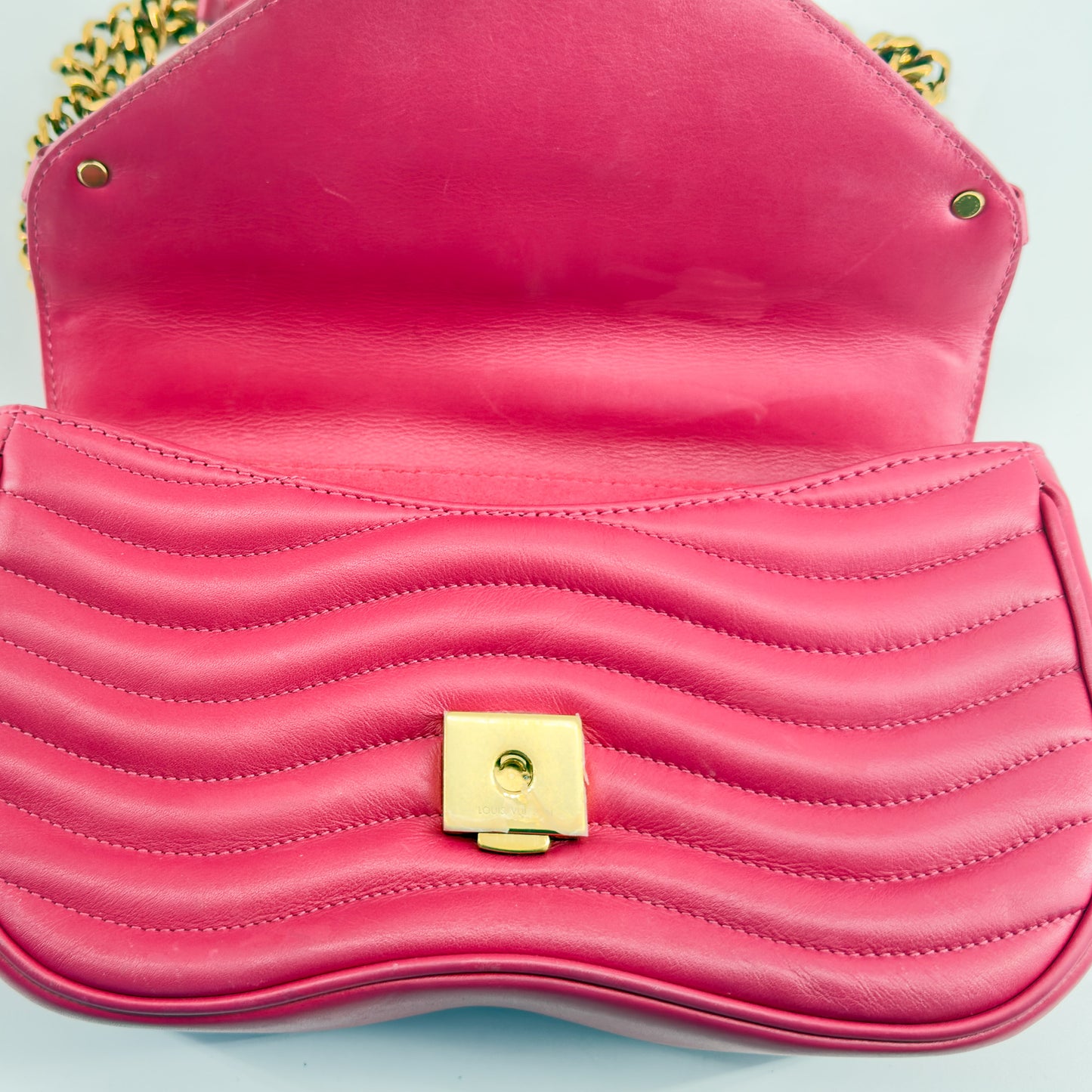 LOUIS VUITTON Wave Chain Bag PM – Quilted Calf Leather – Pink