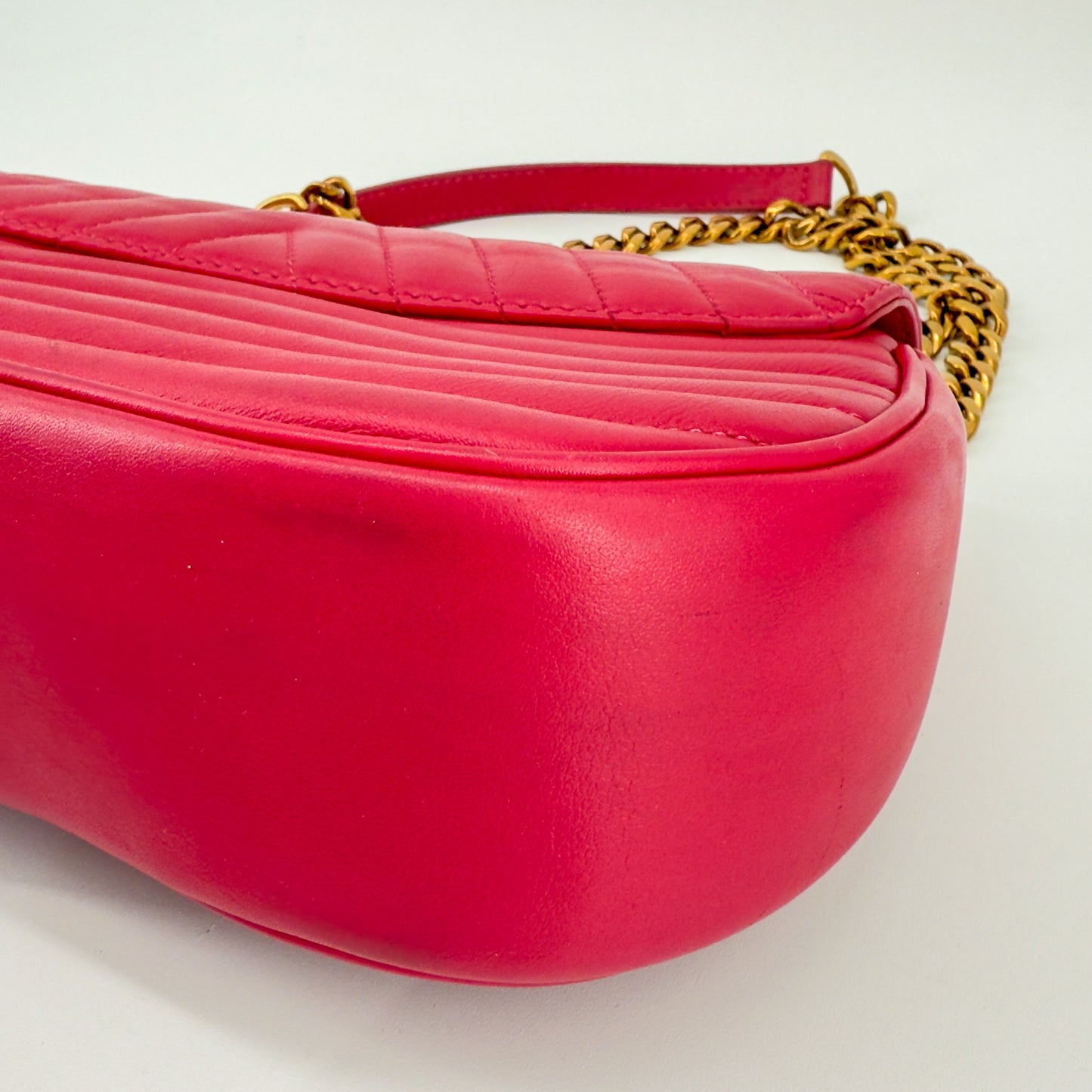 LOUIS VUITTON Wave Chain Bag PM – Quilted Calf Leather – Pink