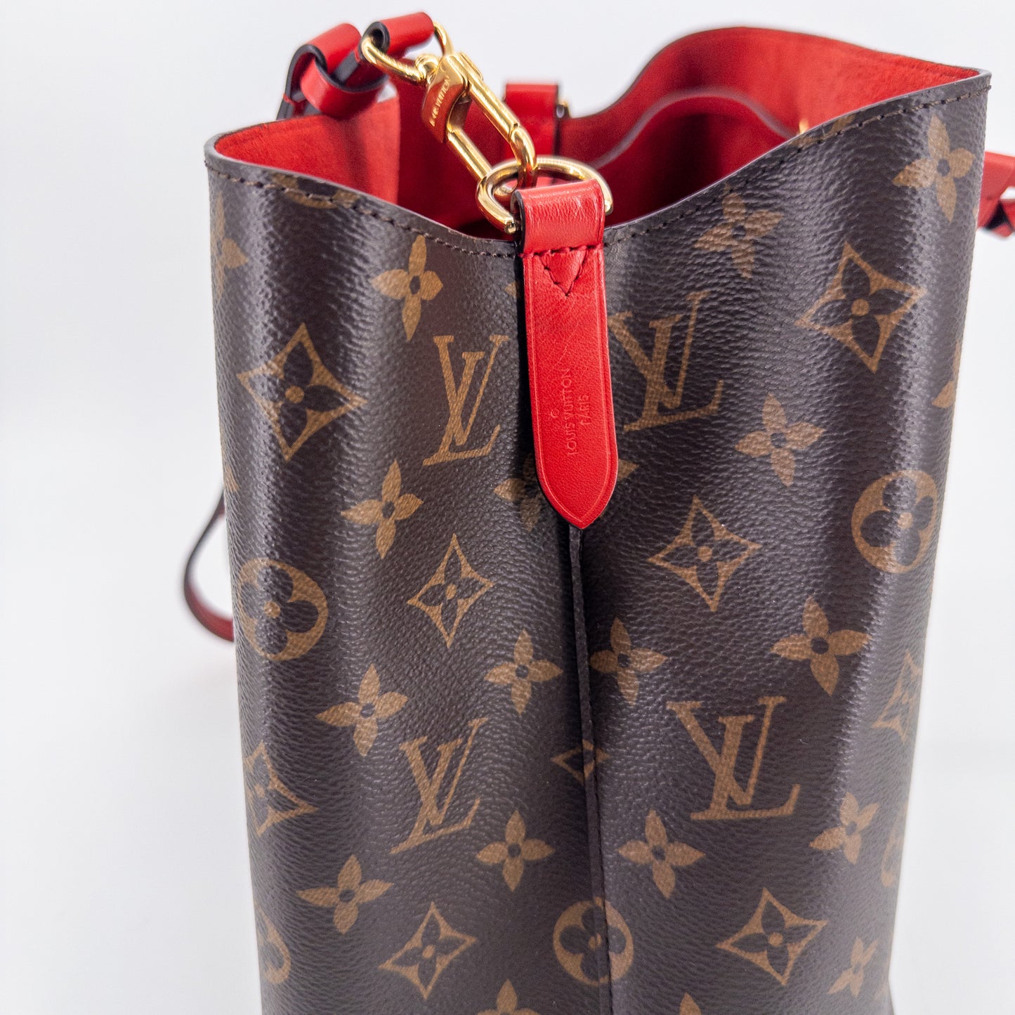 Louis Vuitton NeoNoe MM Bucket Bag – Monogram Canvas – Coquelicot Red