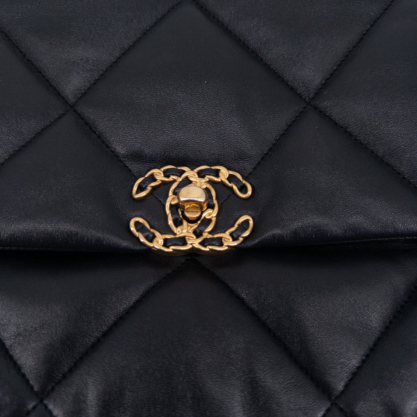 Chanel Chanel 19 Shoulder Bag – Quilted Leather – Black