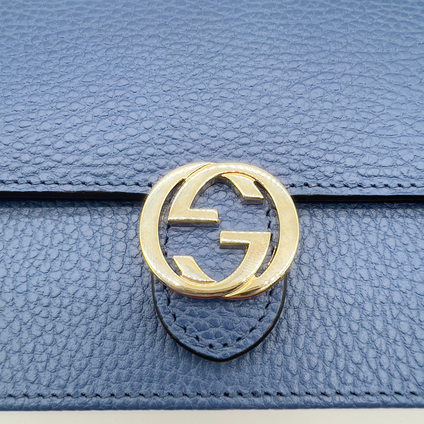 Luxurious GUCCI Interlocking G Dollar Wallet on Chain in Blue Leather