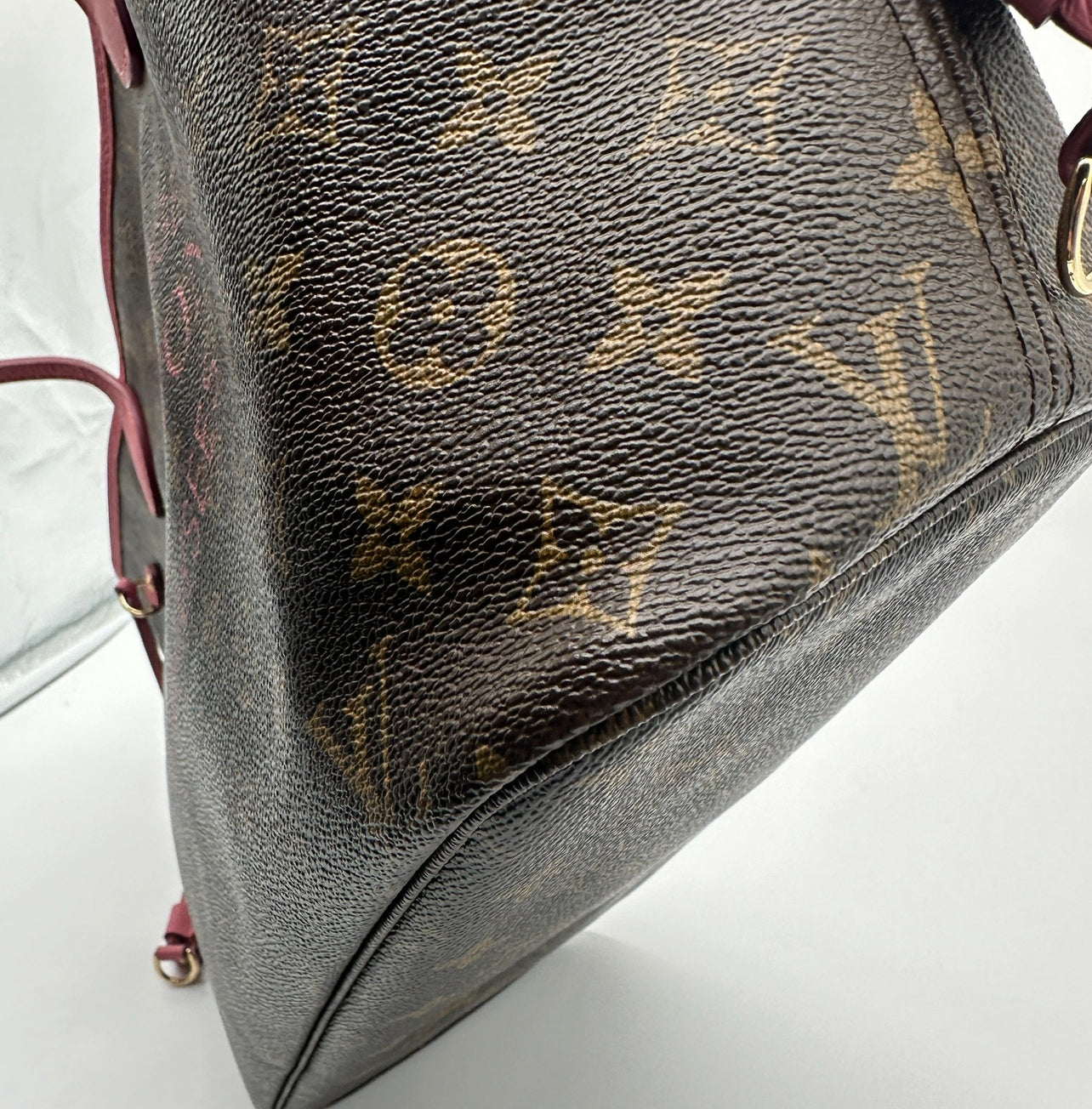 Pre-Loved Louis Vuitton Neverfull Articles de Voyage Ikat Monogram Rose Tote - A Fusion of Elegance and Iconic Design