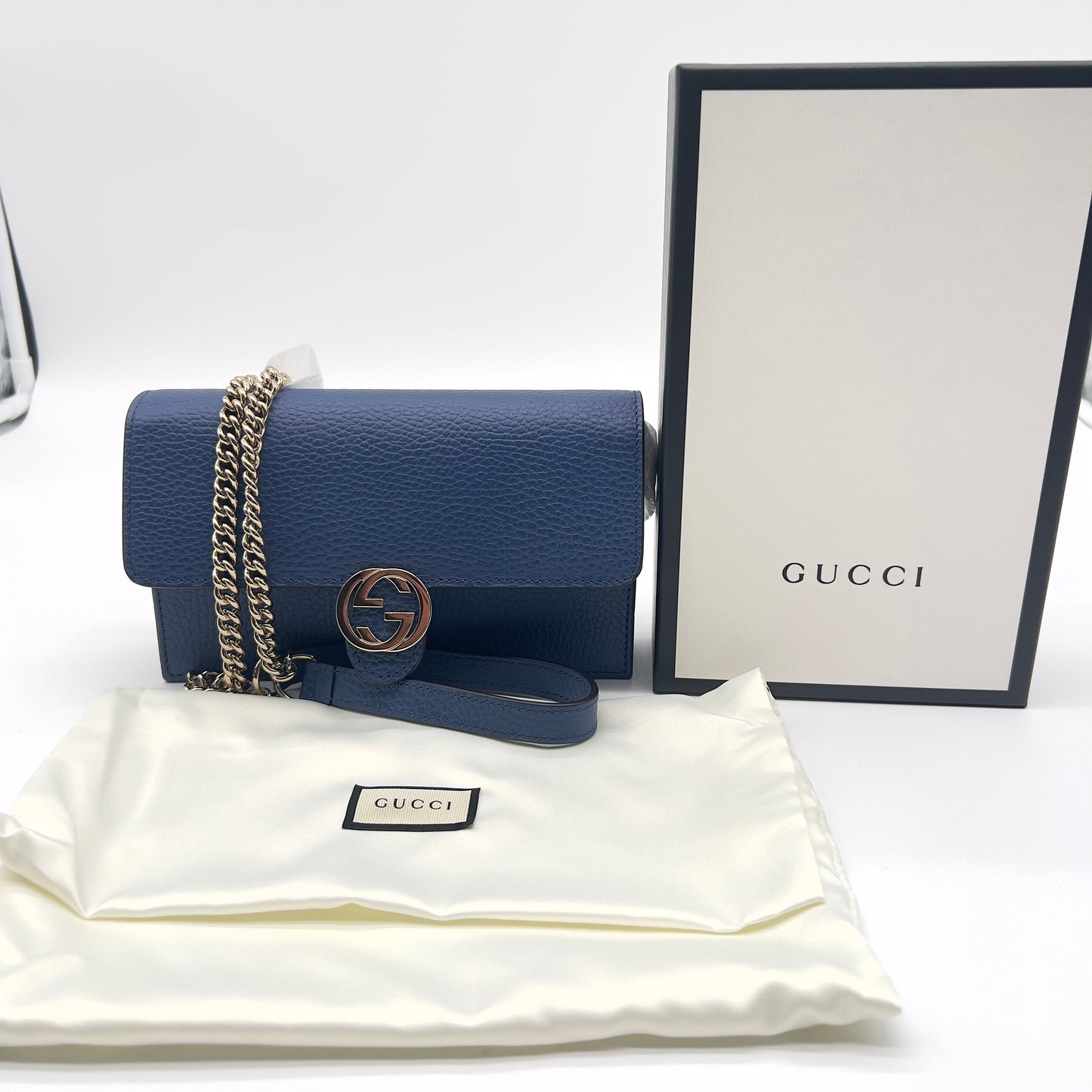 Luxurious GUCCI Interlocking G Dollar Wallet on Chain in Blue Leather