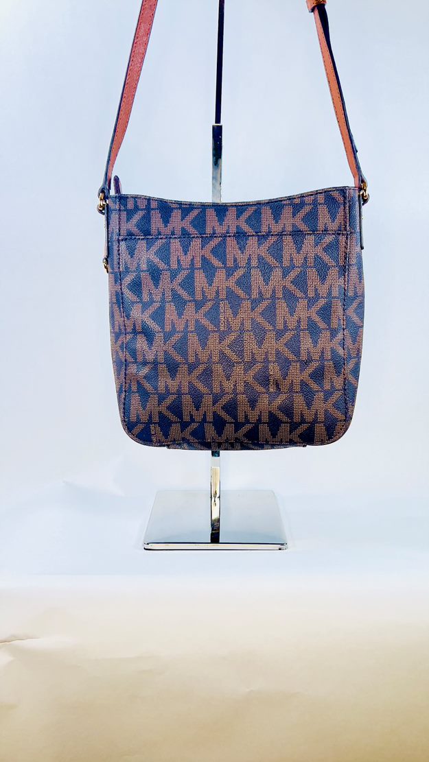 Pre-Loved  Micheal Kors monogram Cross body