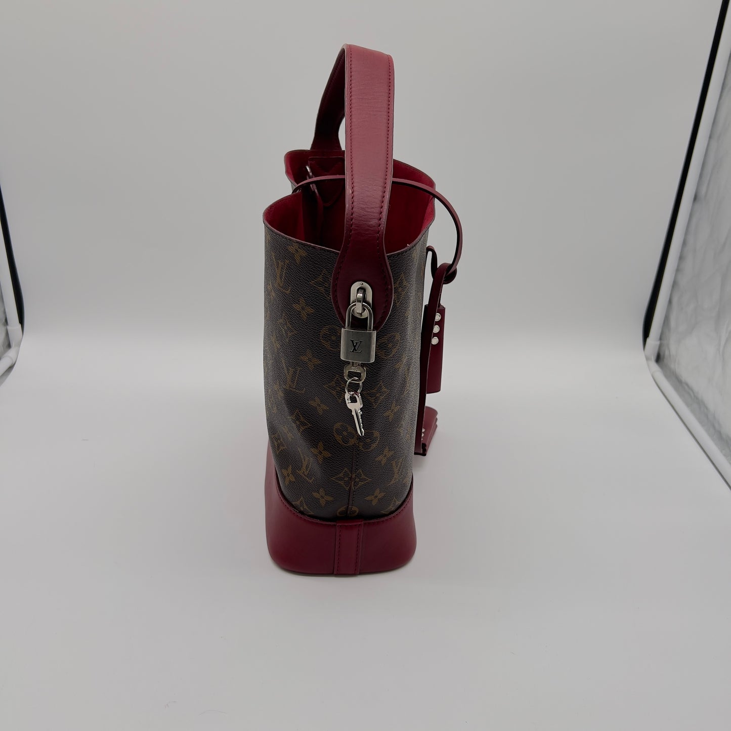 Pre-loved Louis Vuitton Brown/Red Monogram ‘Idole’ GM Bucket Bag with Pochette