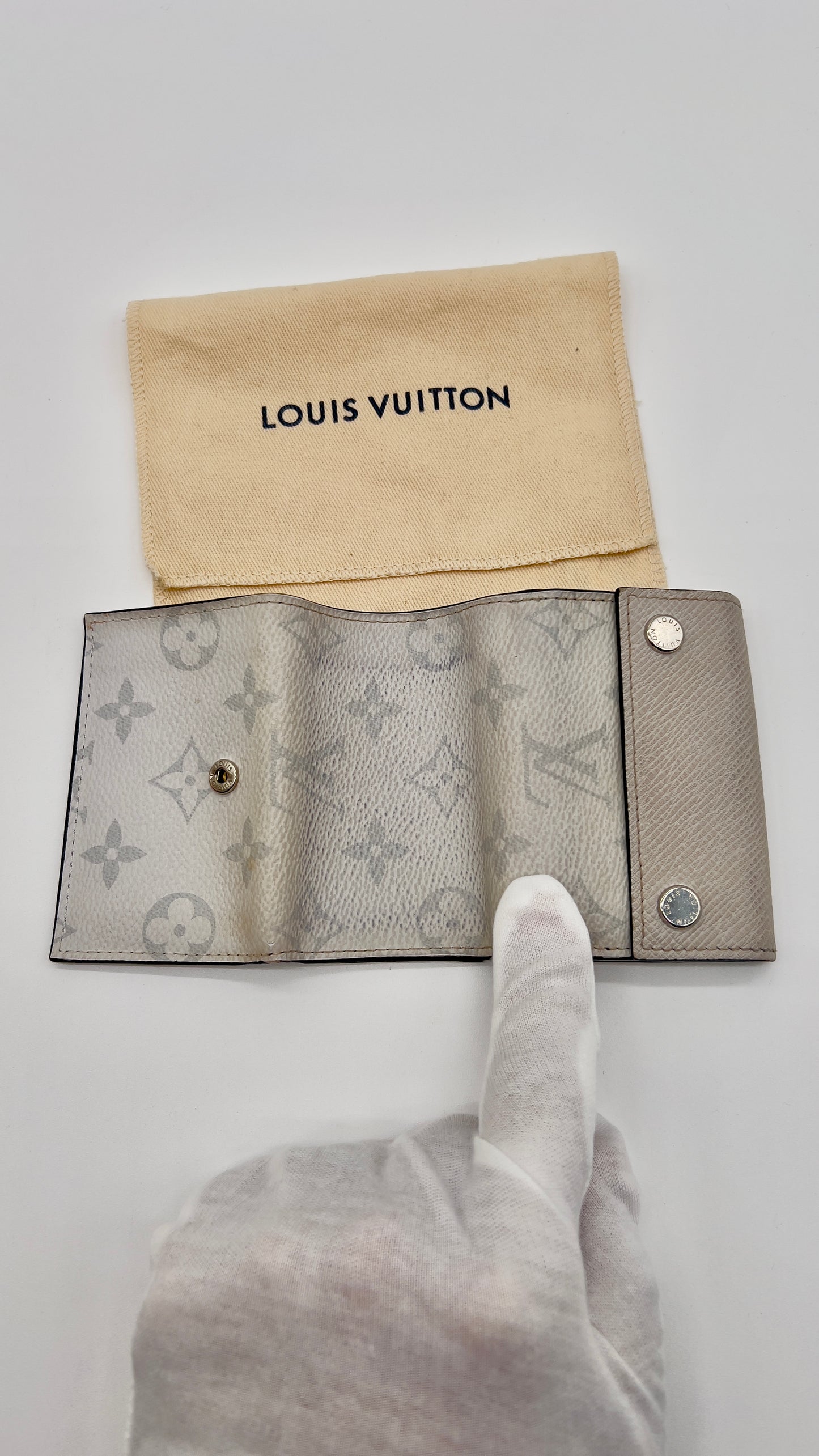 Pre-Loved Authentic Louis Vuitton Discovery Compact Wallet Monogram Coated Canvas & Taiga Leather