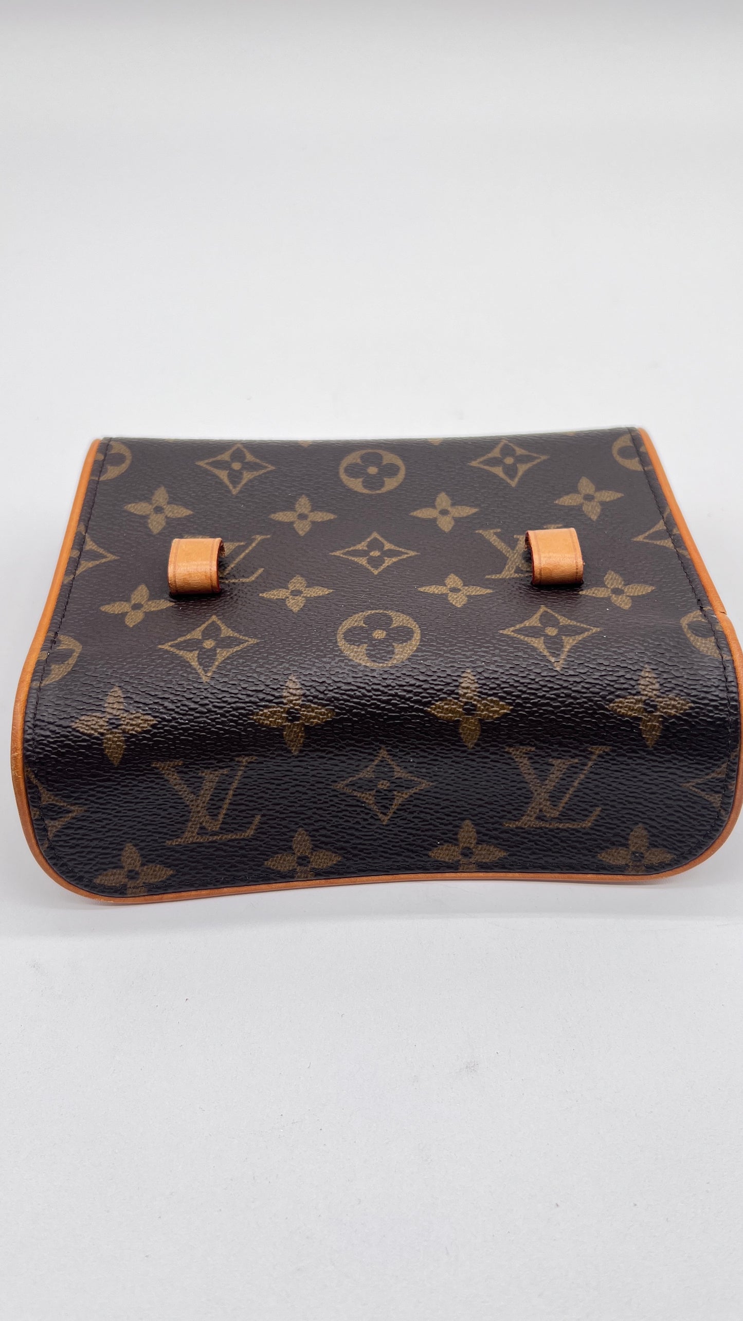 Pre- Loved Authentic Louis Vuitton Monogram Pochette Florentine Belt Bag