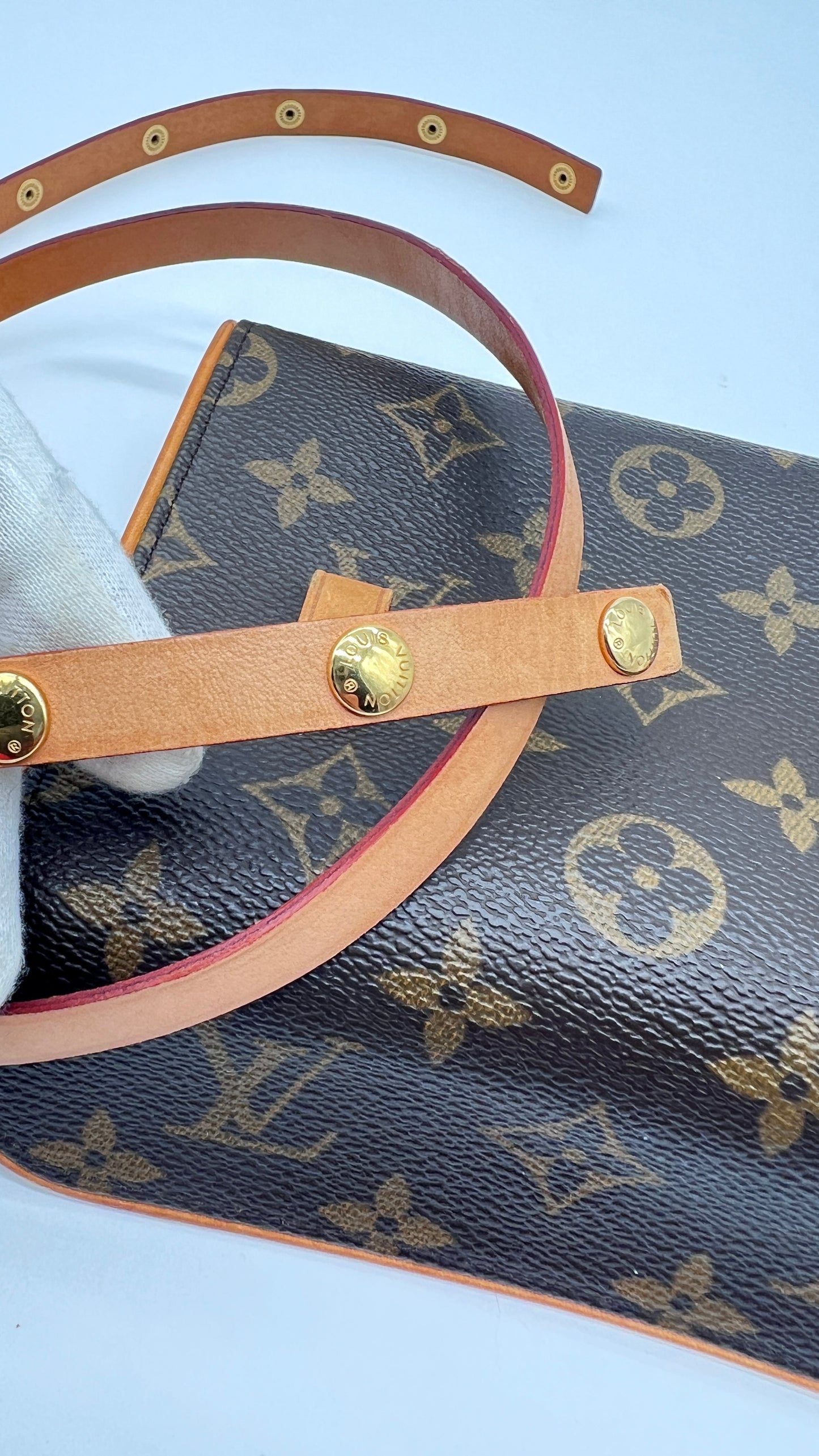 Pre- Loved Authentic Louis Vuitton Monogram Pochette Florentine Belt Bag