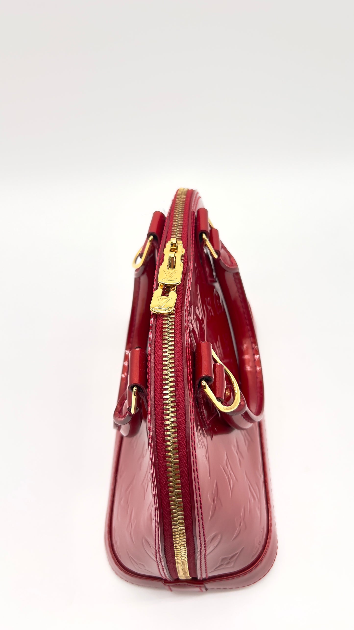 Pre-Owned Louis Vuitton Alma BB in Red Vernis Leather with Strap, Dust Bags Lock, and Keys