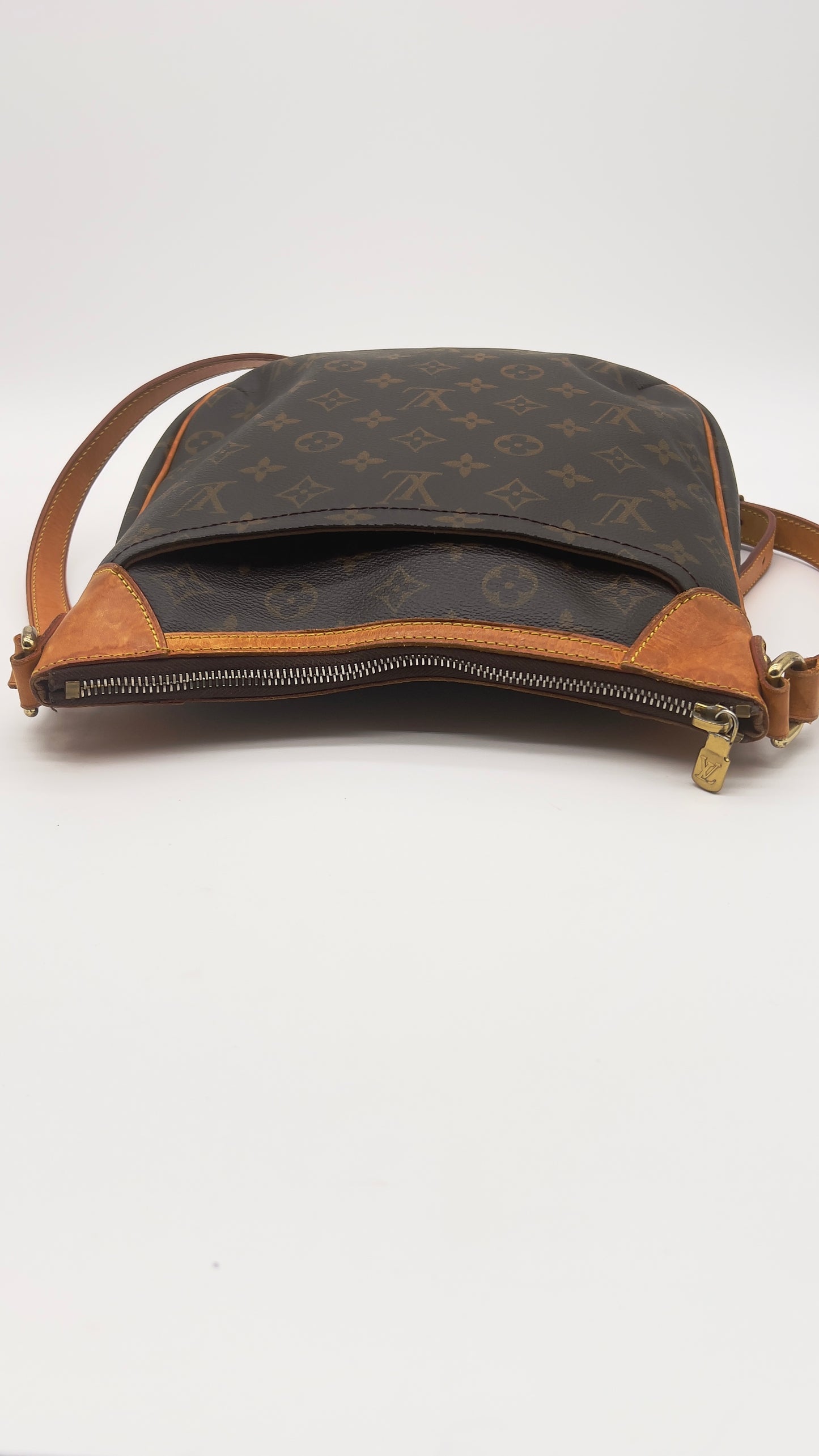 Pre-Owned Louis Vuitton Odeon PM Monogram Canvas Crossbody Bag