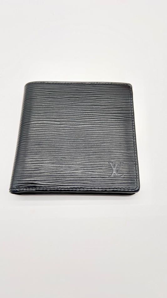 Pre-loved Authentic Louis Vuitton Epi Leather Multiple Wallet in Black - Good Condition