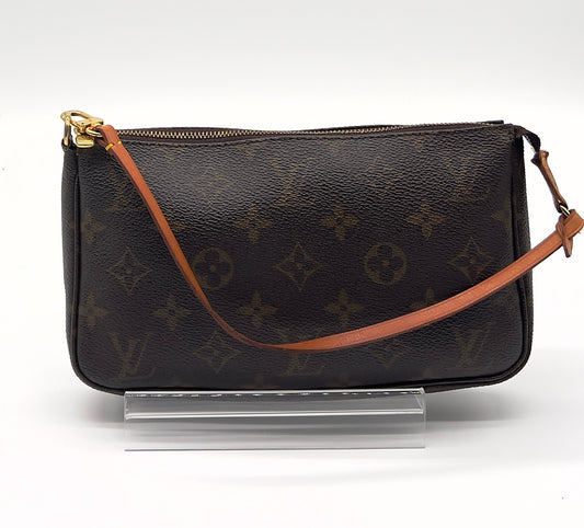 Pre-Loved Louis Vuitton Monogram Pochette Accessoires Clutch