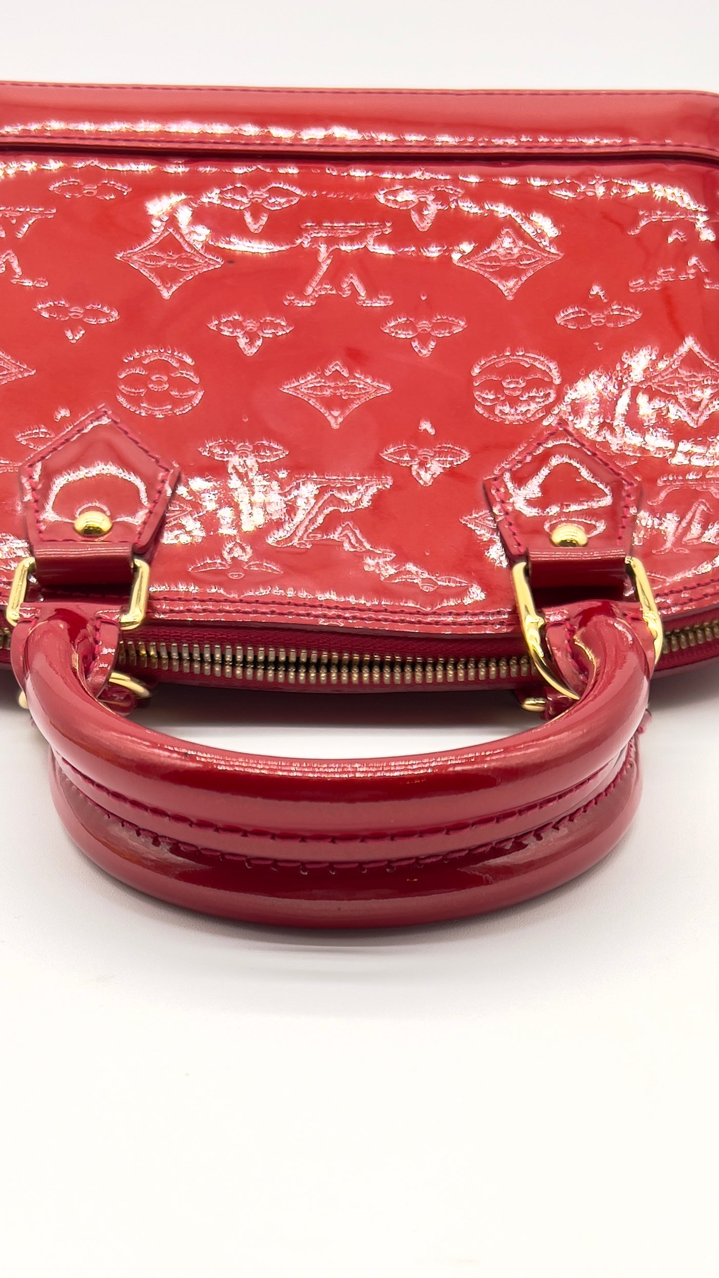 Pre-Owned Louis Vuitton Alma BB in Red Vernis Leather with Strap, Dust Bags Lock, and Keys