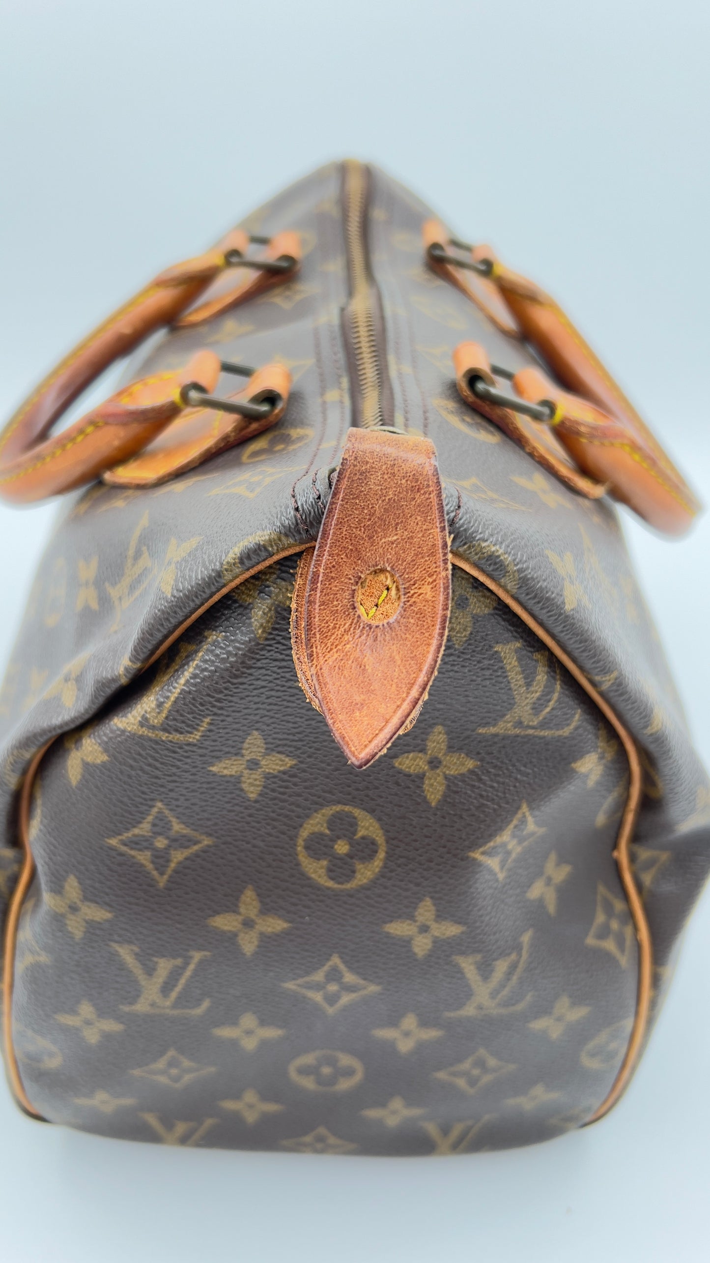 Louis Vuitton Speedy 30 - Vintage Monogram Canvas Iconic Luxury Handbag