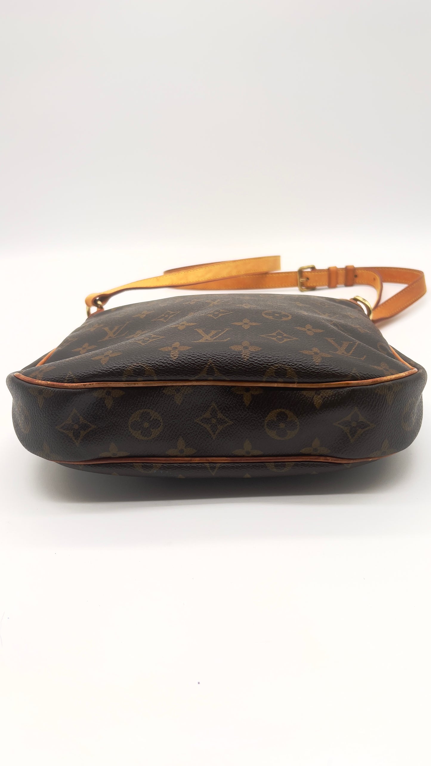 Pre-Owned Louis Vuitton Odeon PM Monogram Canvas Crossbody Bag