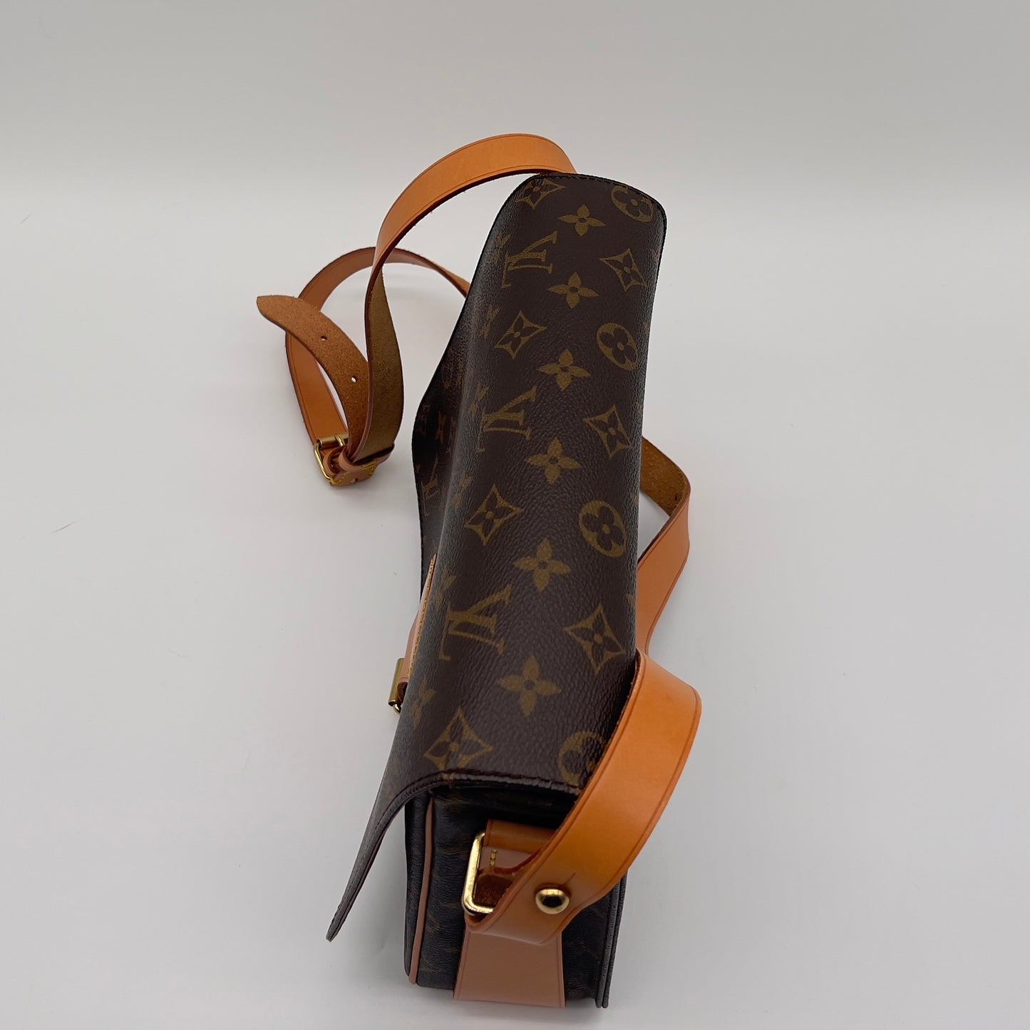 Pre-Loved Louis Vuitton Monogram Cartouchiere GM Crossbody Bag - Classic Elegance