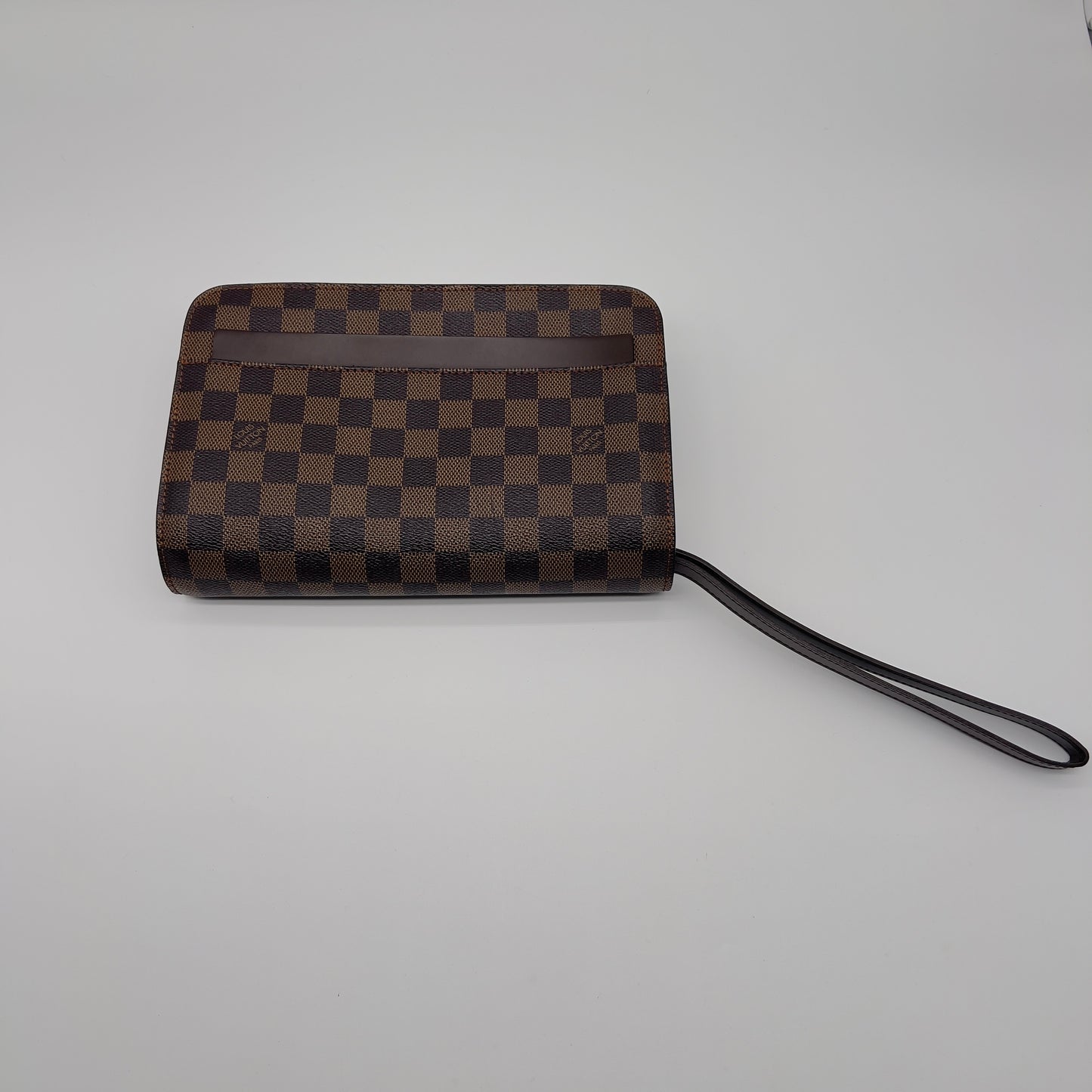 Pre loved  Pre-Loved Louis Vuitton Pochette Saint Louis Clutch Damier Ebene - Classic Elegance with Wrist Strap