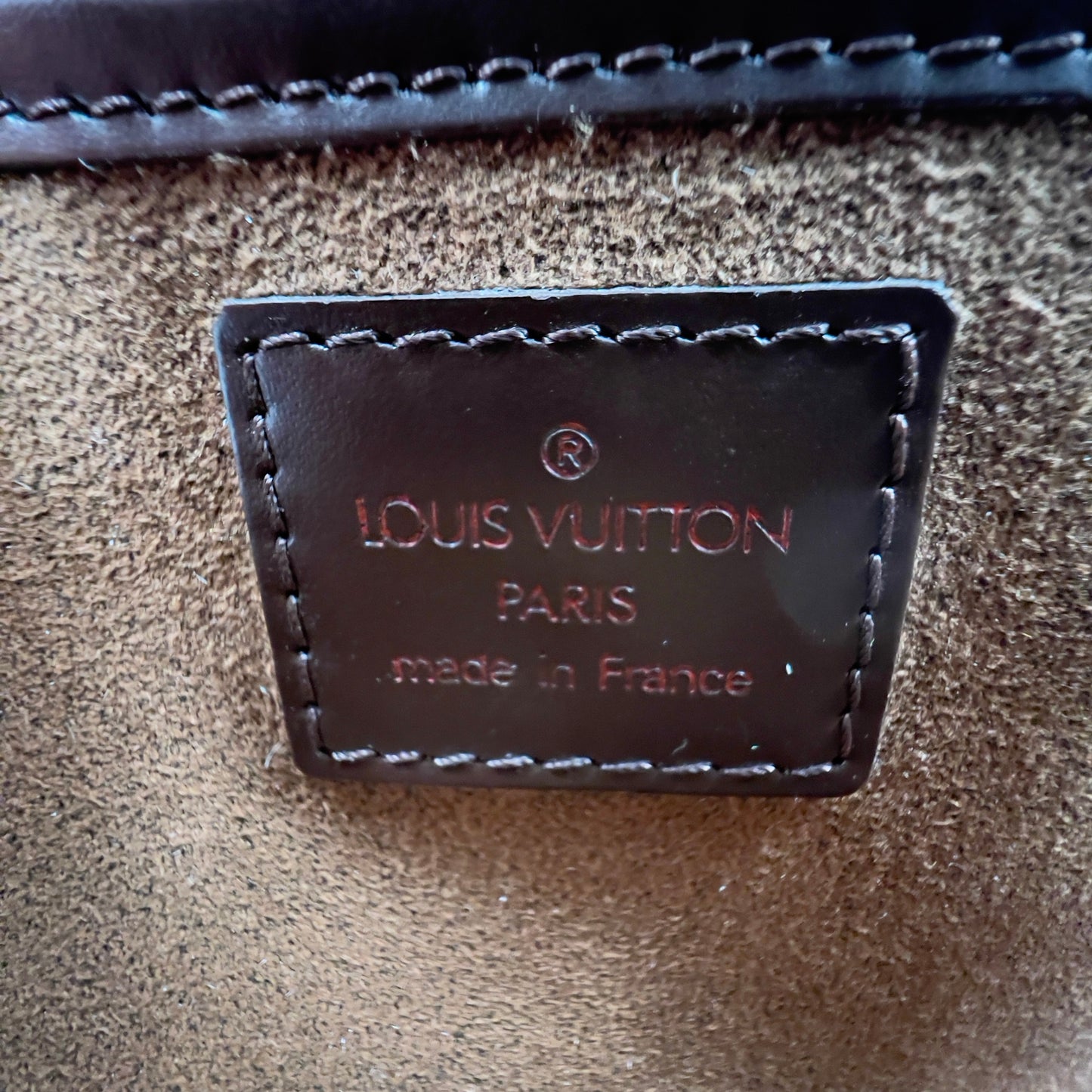 Pre loved  Pre-Loved Louis Vuitton Pochette Saint Louis Clutch Damier Ebene - Classic Elegance with Wrist Strap