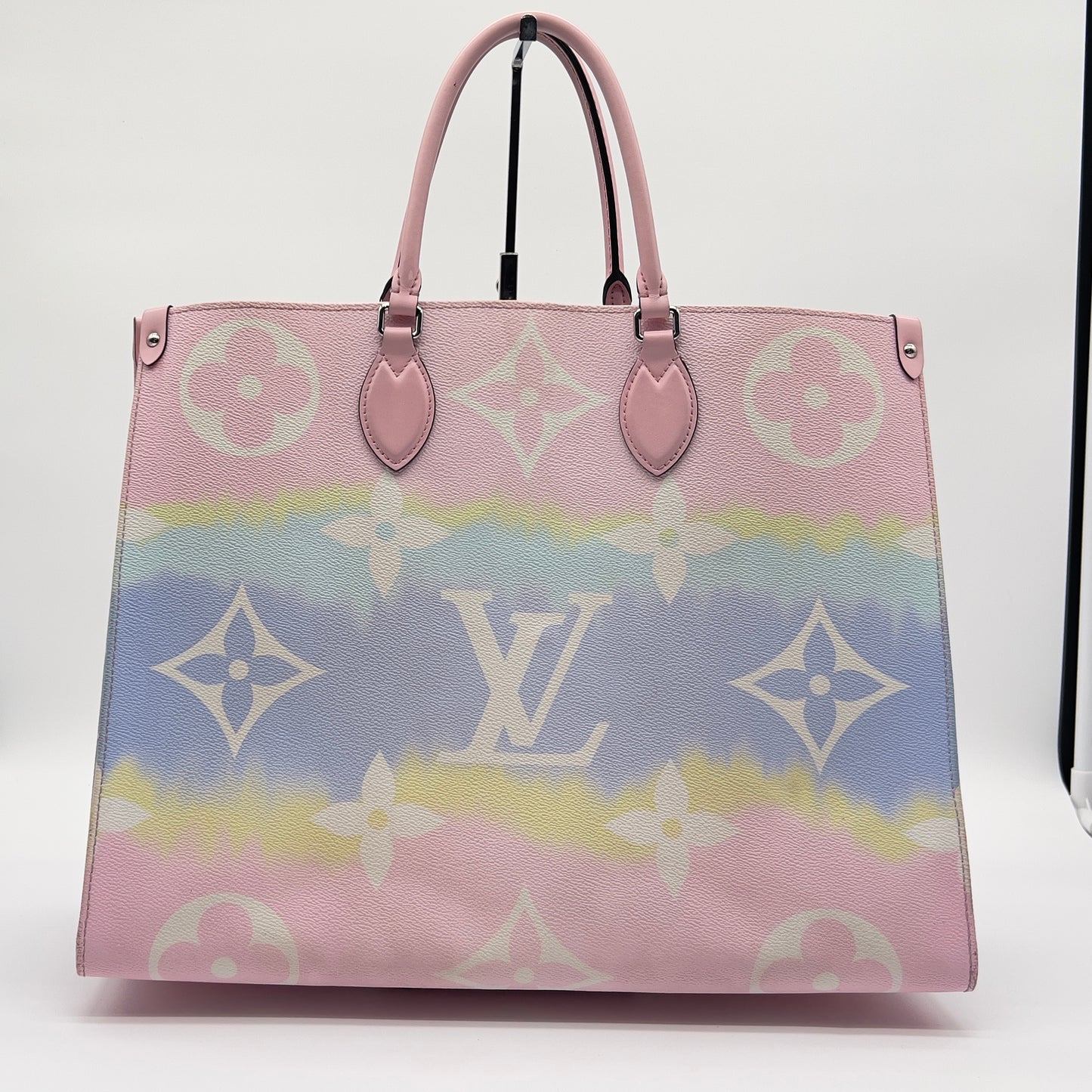 Pre-loved Louis Vuitton OnTheGo GM LV Escale Pastel Monogram Tote Bag