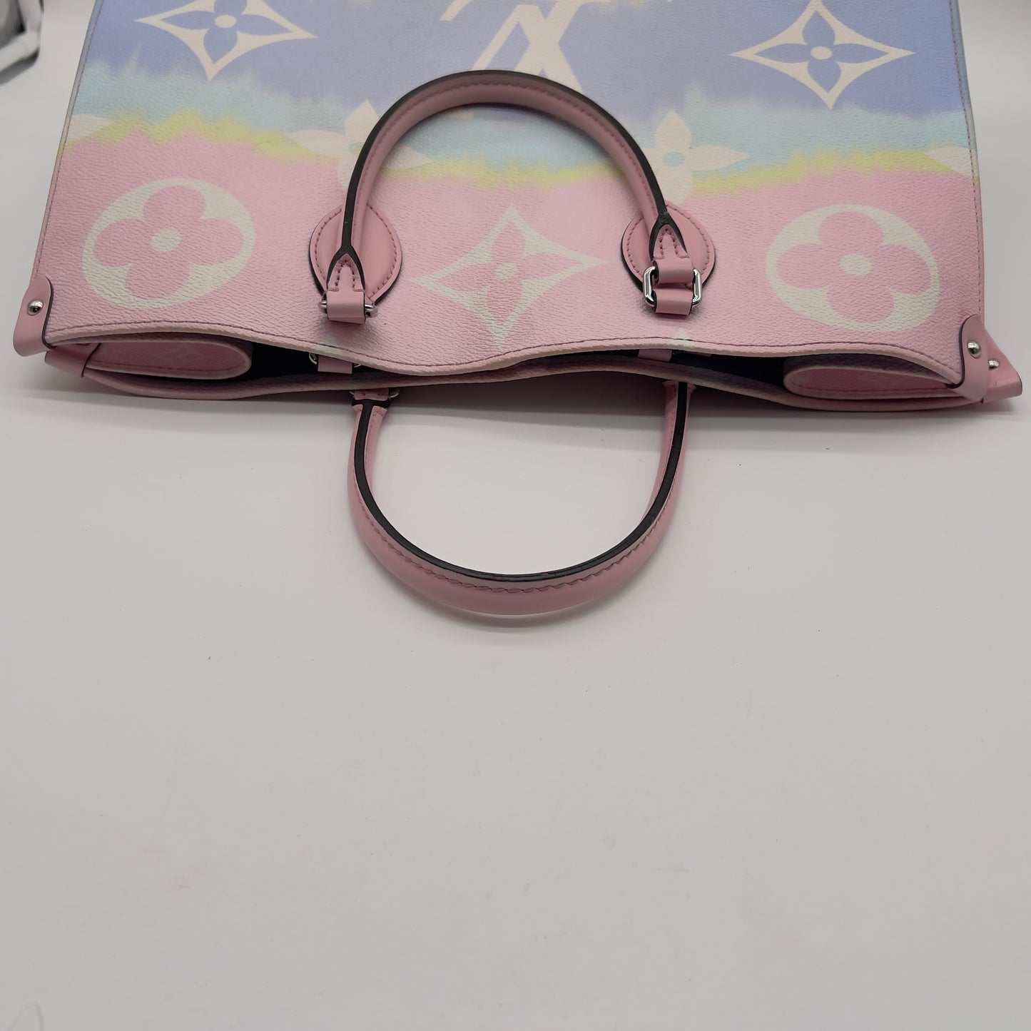 Pre-loved Louis Vuitton OnTheGo GM LV Escale Pastel Monogram Tote Bag