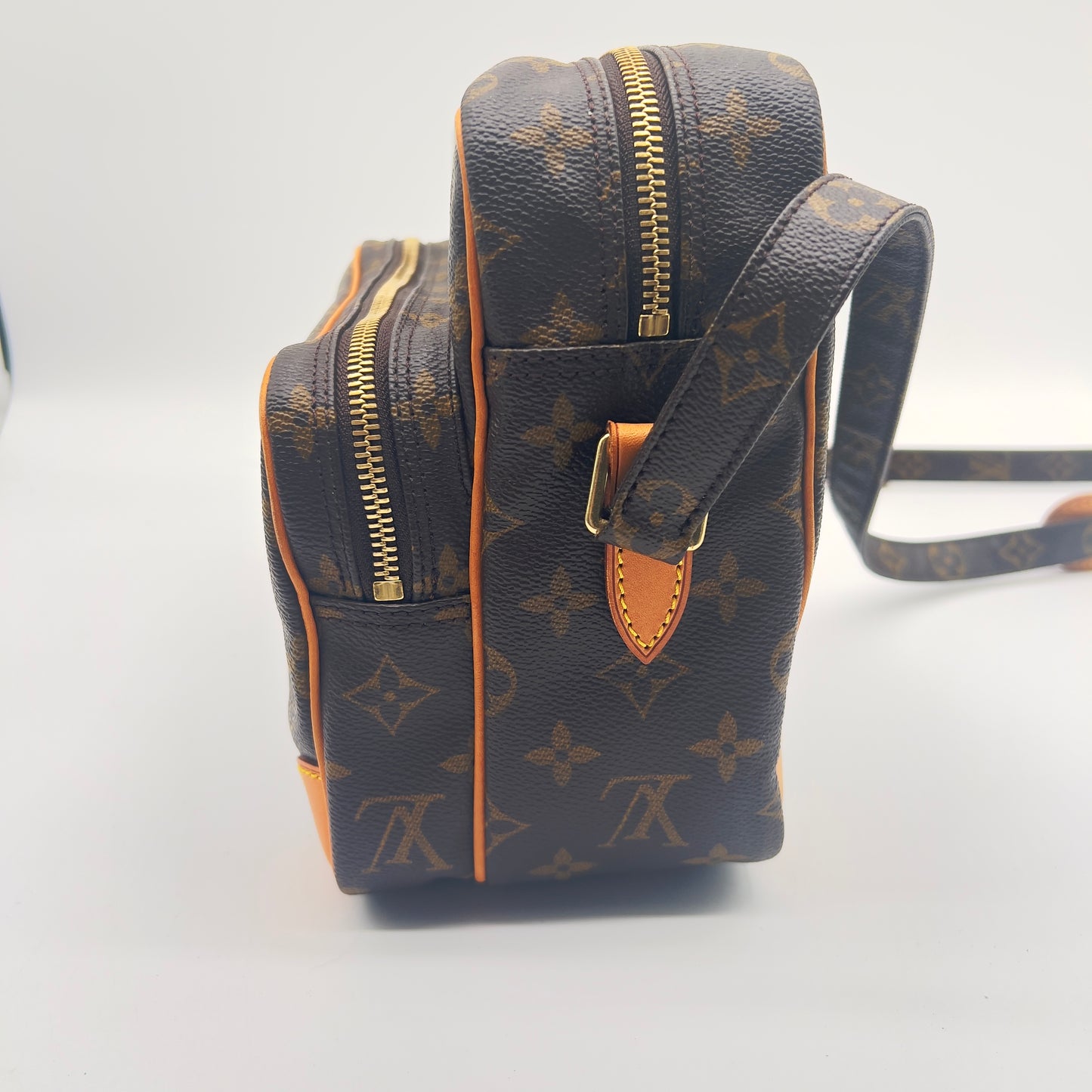 Preloved Louis Vuitton Nile Monogram Crossbody Shoulder Bag - Iconic Monogram Canvas