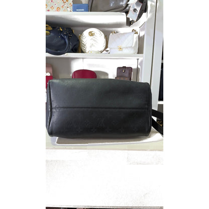 Bottom view of the bag