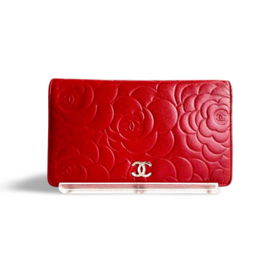 Pre Loved Chanel Camellia Red Leather Long Wallet - Exquisite Craftsmanship & Timeless Design