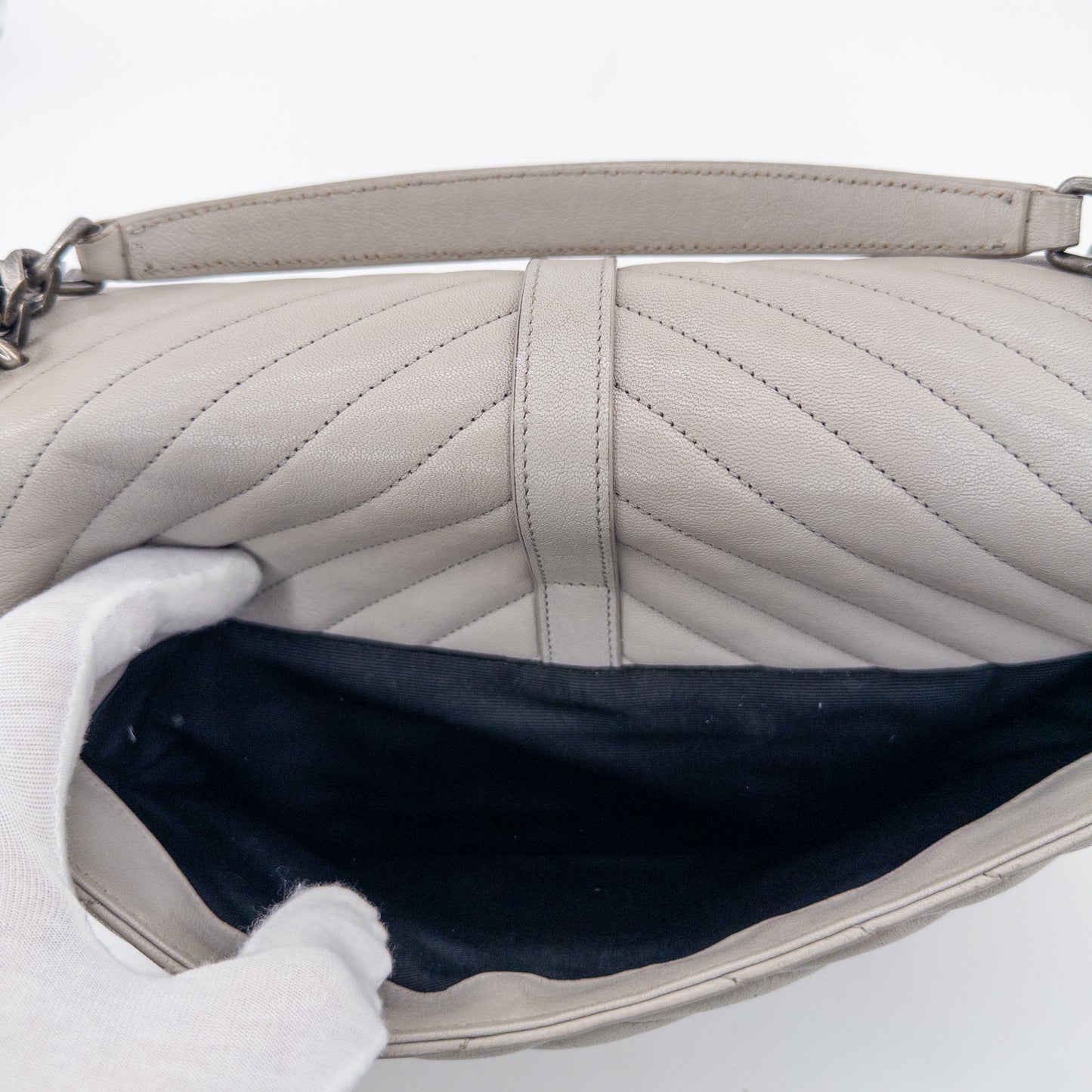 Saint Laurent Monogram Matelassé College Bag – Quilted Leather – Light Grey