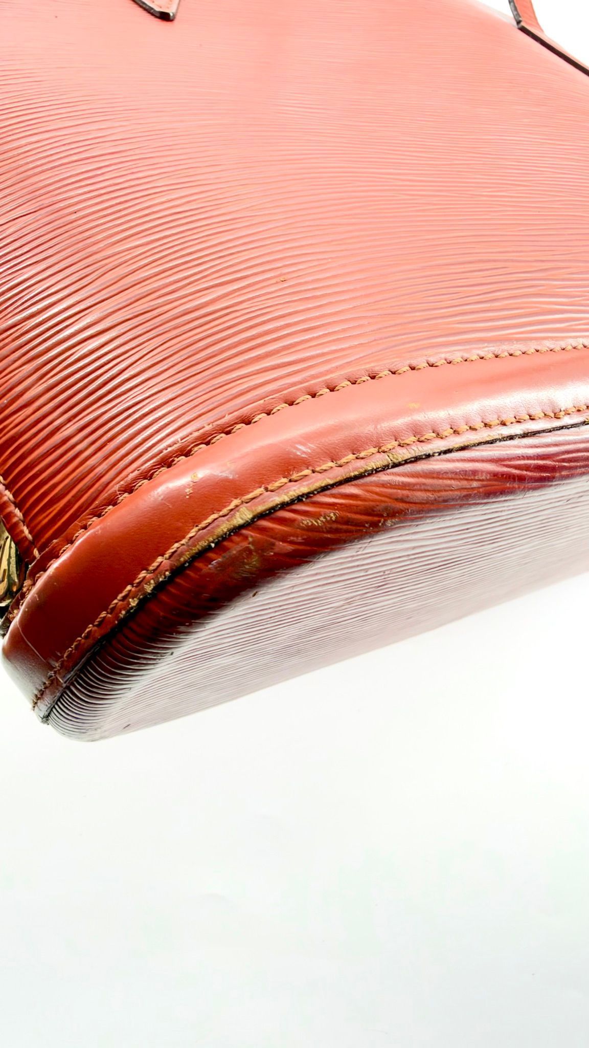 Louis Vuitton Lussac Bag – Epi Leather - photo 8